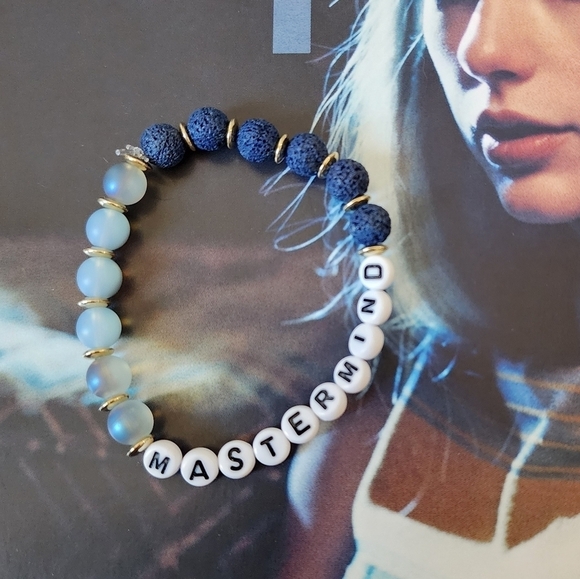 Midnights Friendship Bracelets Set Of 7 - Picture 8 of 11